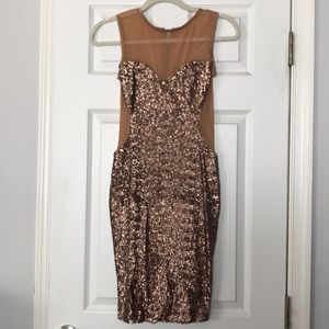 Gold sequin dress. Stunning!